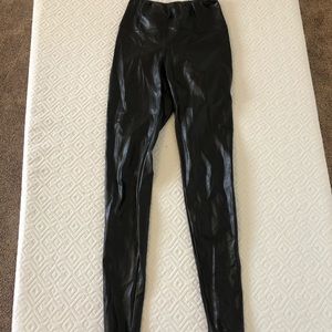 Wilfred Pants - Wilfred free daria pant. Faux leather legging. M Wilfred Pants - Wilfred free daria pant. Faux leather legging. M